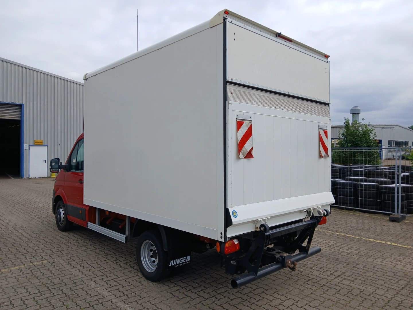 Fahrzeugabbildung Volkswagen Crafter Pritsche 50 mittellang RWD