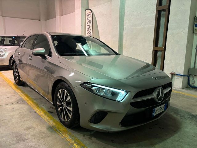 MERCEDES-BENZ Mercedes-benz A 180 d Automatic Business Extra