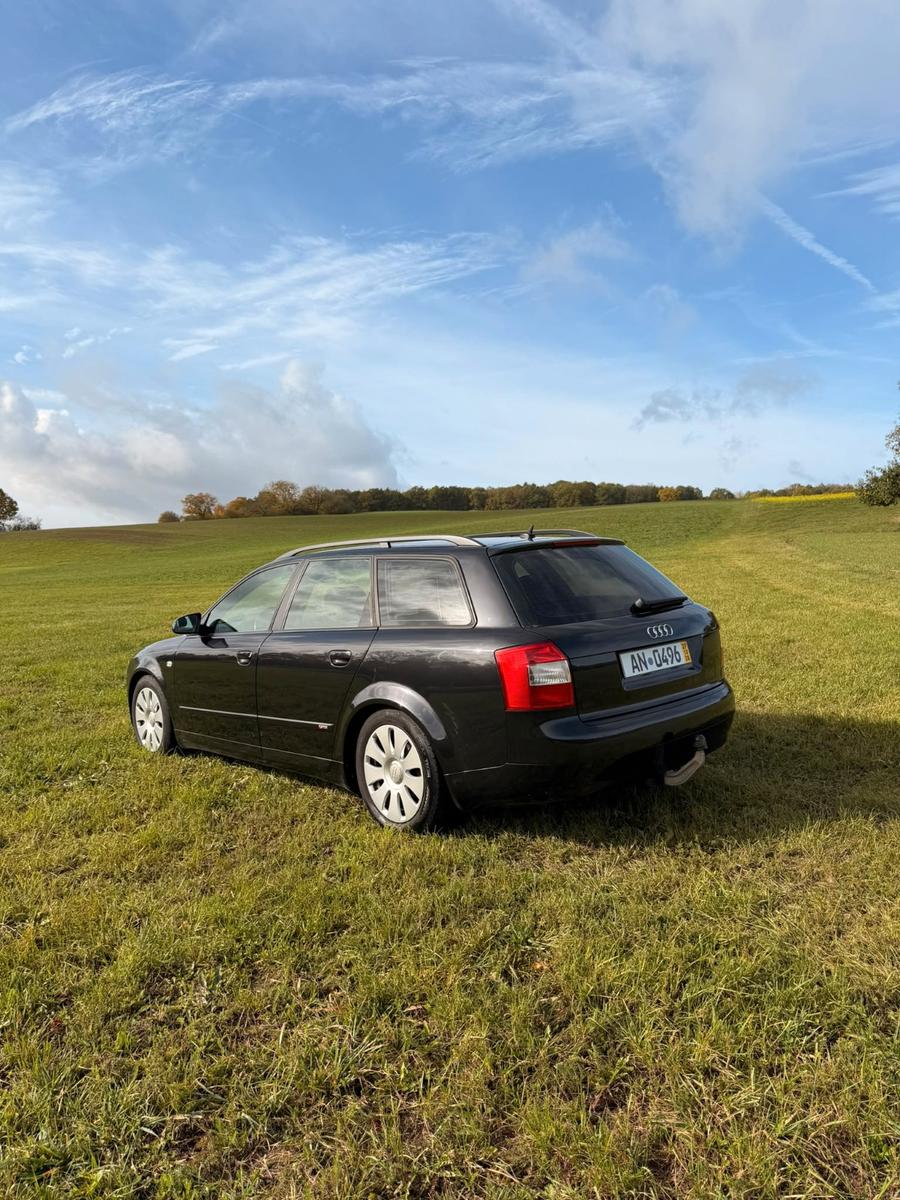 Audi A4 2004 — photo 8