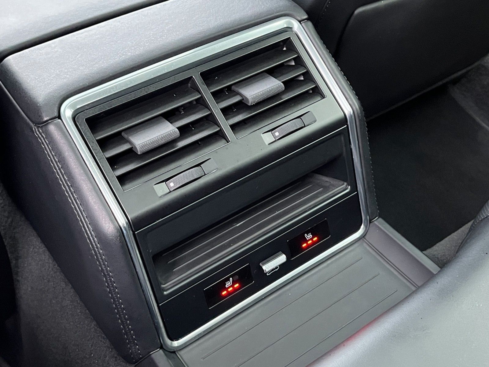 Fahrzeugabbildung Porsche Panamera Turbo S*HuD*MATRIX*Carbon*Pano*PDLS+**