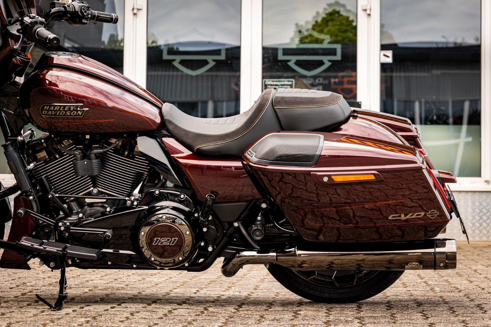 Fahrzeugabbildung Harley-Davidson CVO Street Glide FLHXSE 121 Cui - Jekill & Hyde