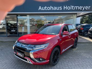 Mitsubishi Plug-in Hybrid Outlander - 1