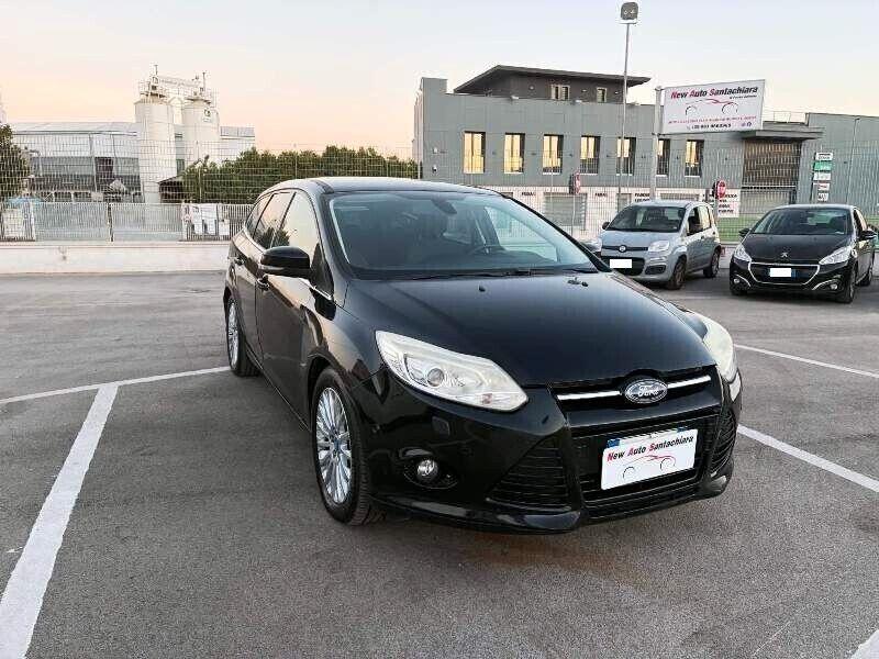 Ford Focus 2012 — салон