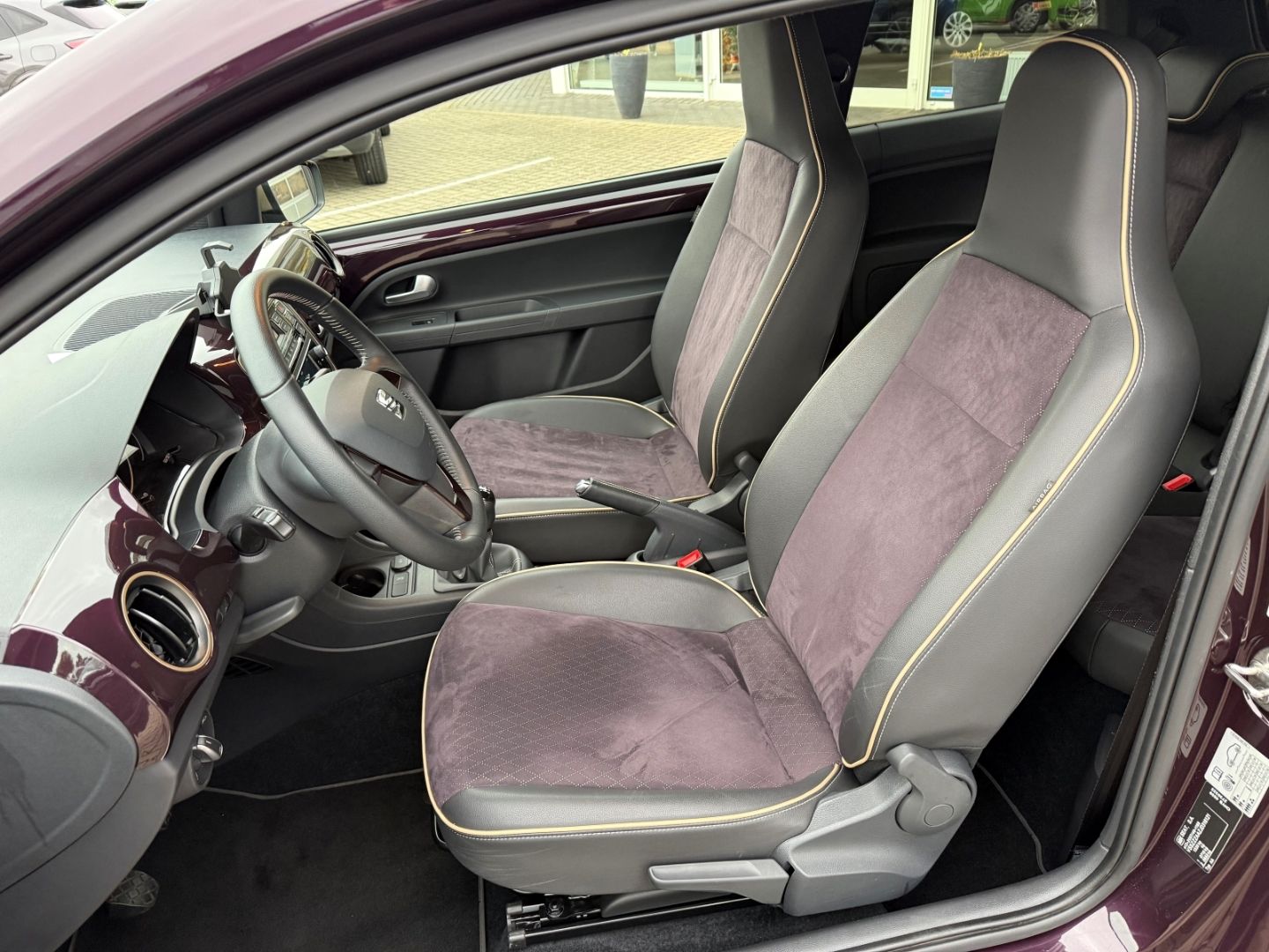 SEAT Mii Style 1.0 Cosmopolitan Sport-P. Alcantara GR - Image 14