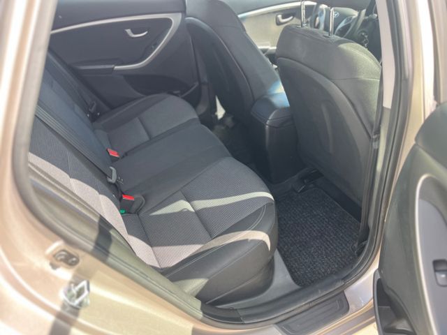 Hyundai i30  Trend