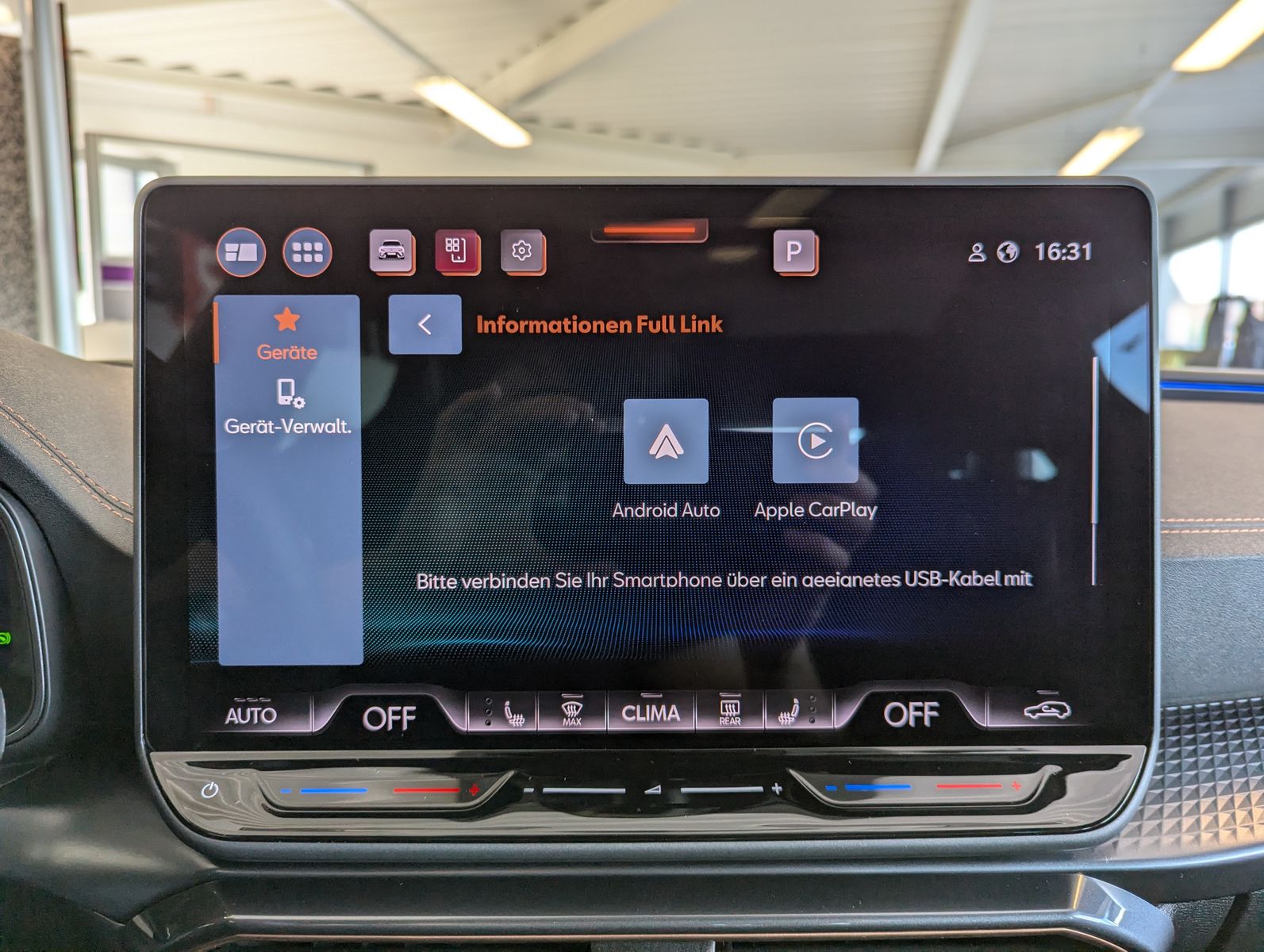 Fahrzeugabbildung CUPRA Leon 2.0 TSI 4D VZ Matrix Pano Sennheiser AHK 19