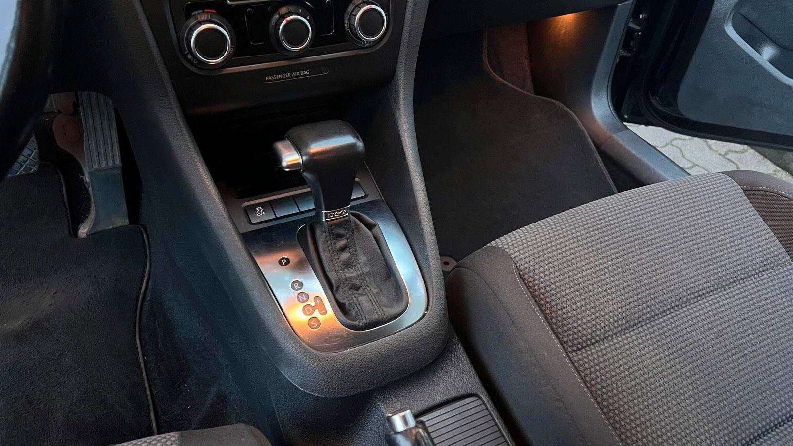 Volkswagen Golf 2010 — photo 10