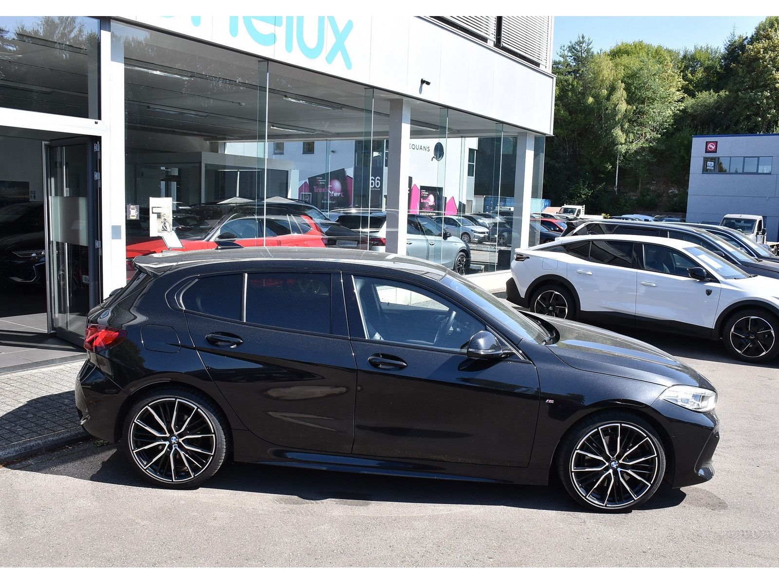BMW 120 dA M Sport SPORTSITZE LEDER TOTWINKEL 1°HAND imagem 3