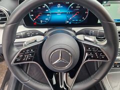 Fahrzeugabbildung Mercedes-Benz E 220d T Avantgarde Navi LED SiHz RFK AHK Luftfa