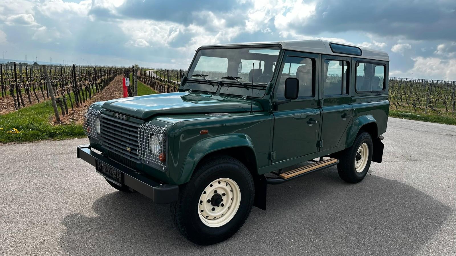 Land Rover Defender 110 S Station Wagon