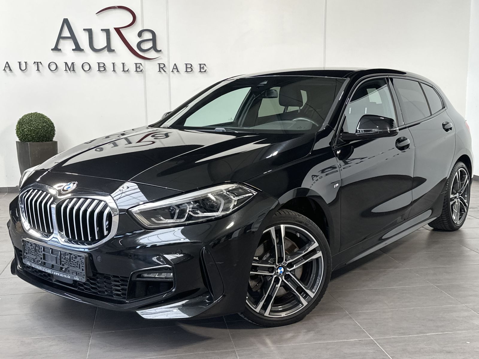 Fahrzeugabbildung BMW 120i Aut. M-Sport NAV+LED+SHZ+LHZG+HIFI+ACC+18ZO