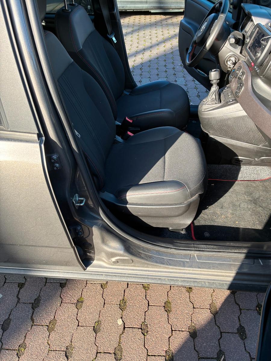 Fiat Panda Sport Hybrid 1.0 GSE- Pandemonio  li,ited 