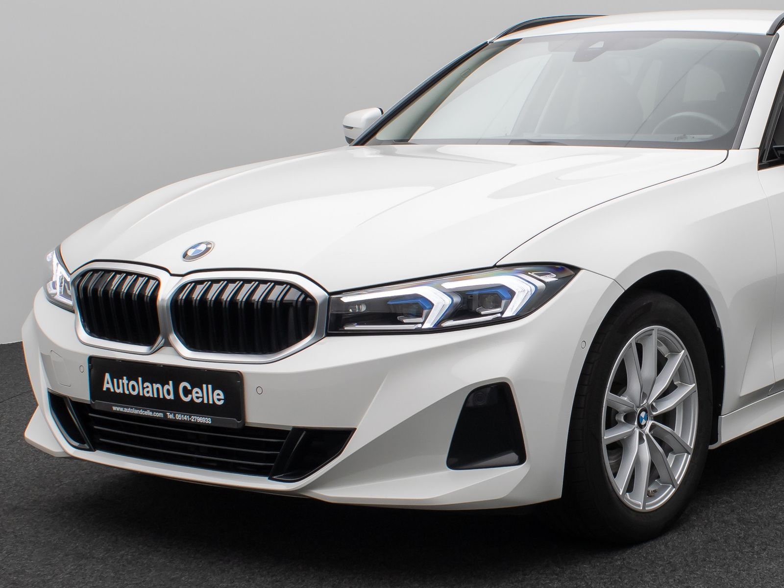 Fahrzeugabbildung BMW 320d Kamera HUD DAB AHK Alarm Sport Leder Ad.LED