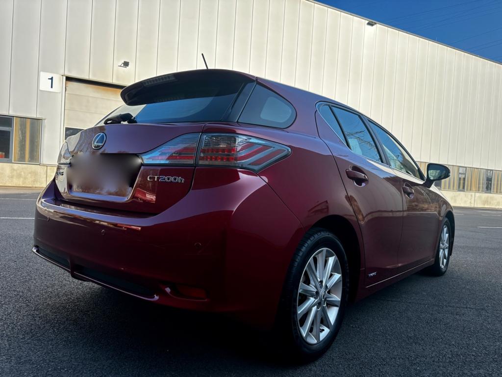 Lexus CT 200h