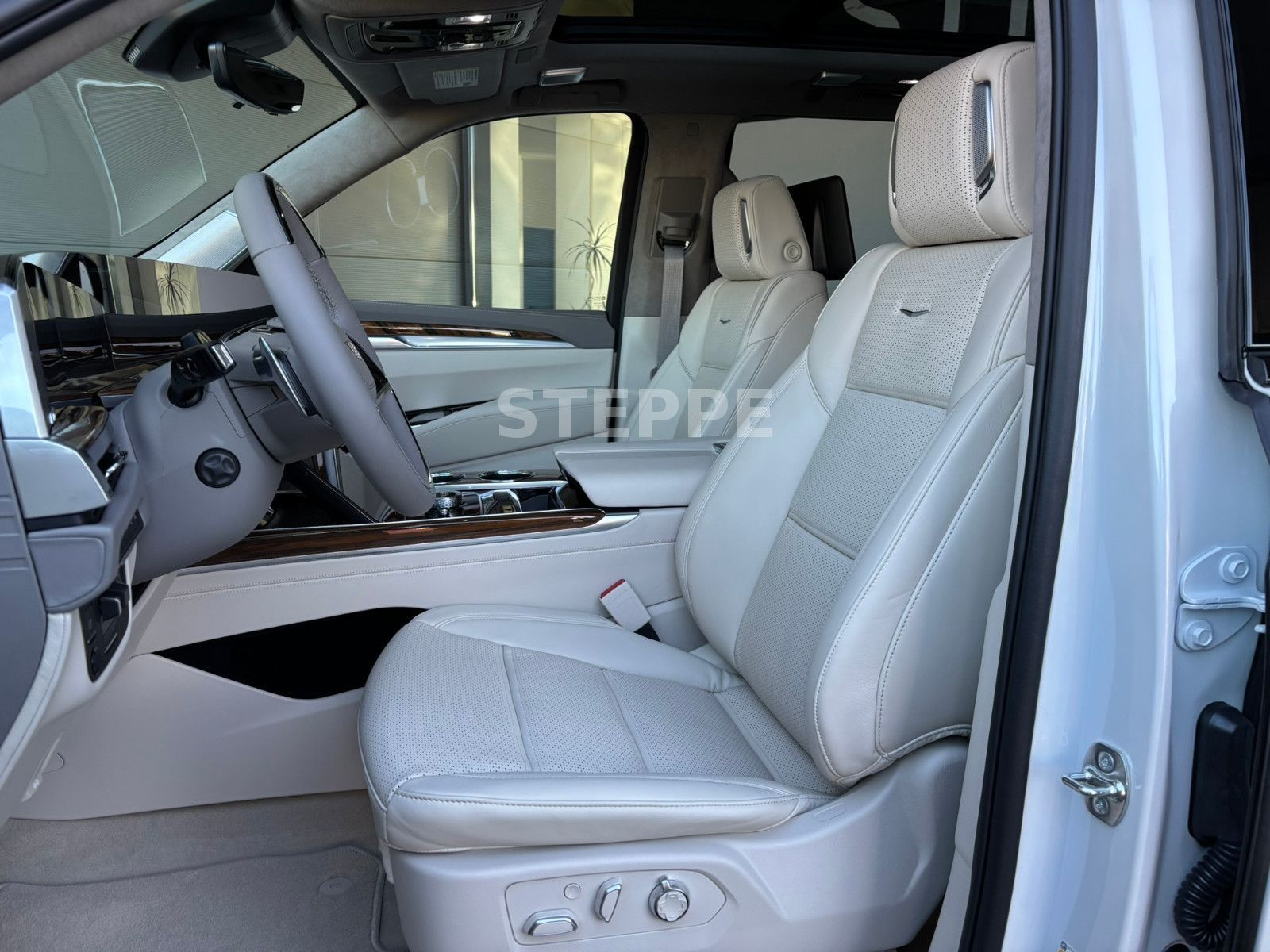 Cadillac Escalade FACELIFT MY26 6.2 V8 Sport Platinum 24"