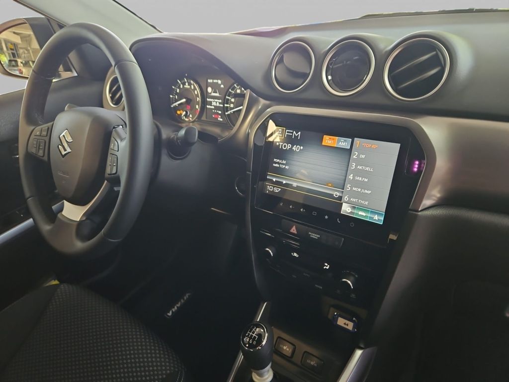 Fahrzeugabbildung Suzuki Vitara 1.4 Allrad Comfort Navigation LED Scheinw