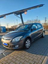 Hyundai hyundai i30 grau in gute Erfassung - gebrauchte Hyundai i30 aus dem Jahr 2007