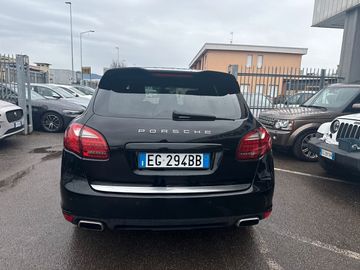 Porsche Cayenne - 6