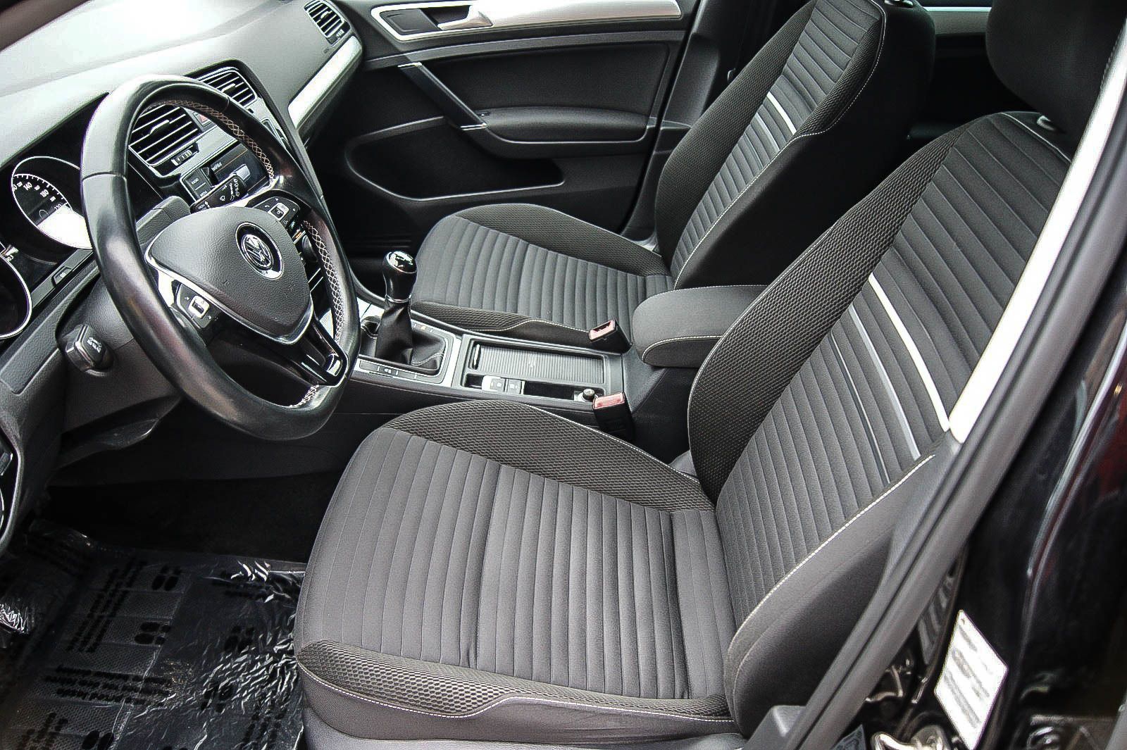 Fahrzeugabbildung Volkswagen Golf 7 Variant 12TSI CUP BMT PARKLENKASSISTENT