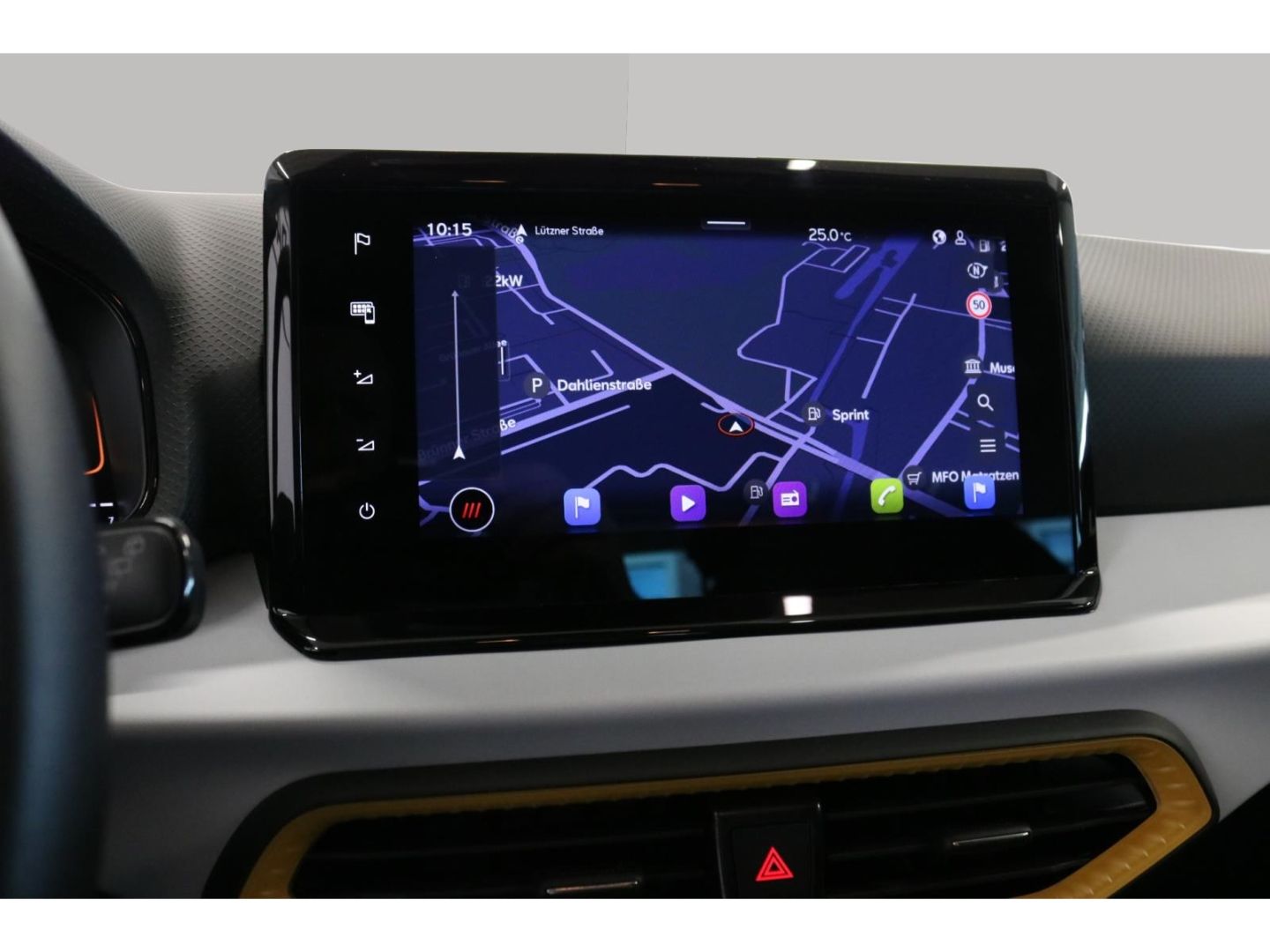 Fahrzeugabbildung SEAT Arona Road Edition Tempo Navi DAB LED PDC SHZ