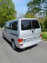 Volkswagen T4 Caravelle 2,5-l-Diesel TDI 111kW Flügeltüren - Volkswagen T4 Caravelle mit Diesel-Antrieb: Kleinbus, 2.5