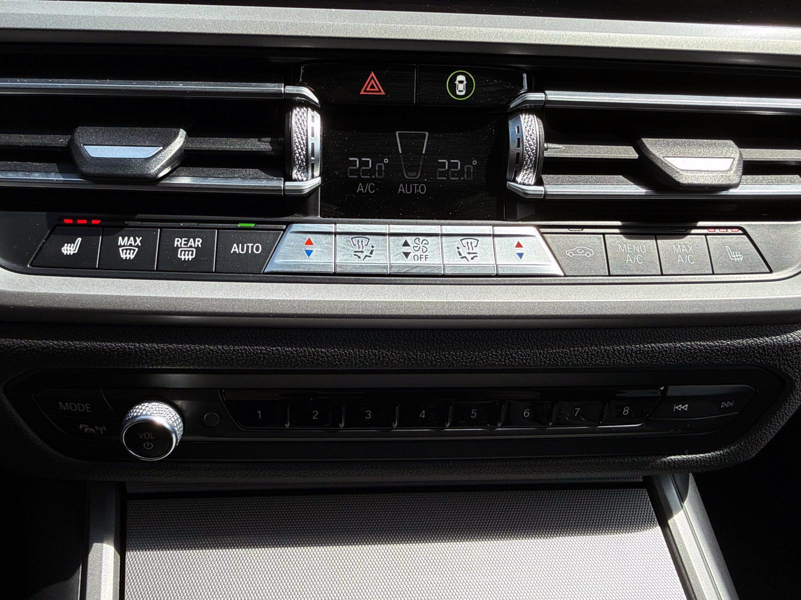 Fahrzeugabbildung BMW 320d Touring Steptr. Advantage LED ACC AHK KAM