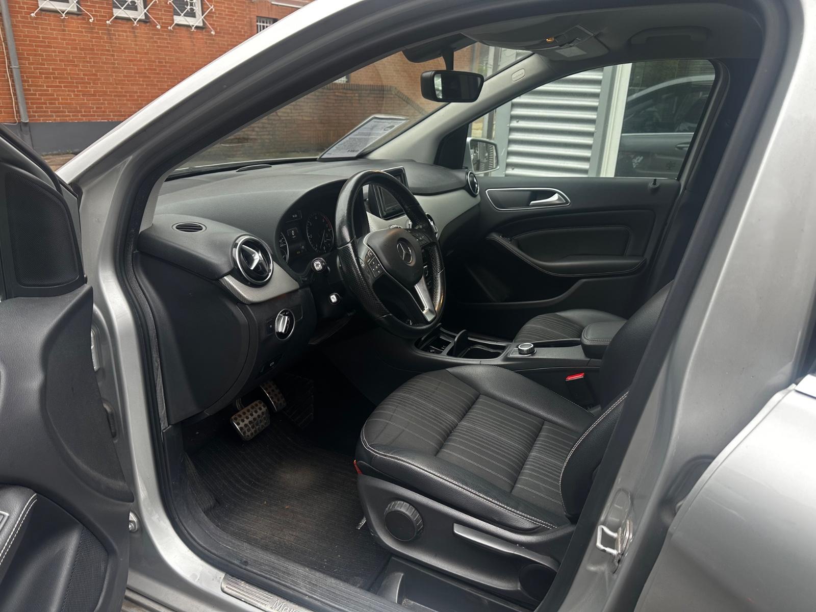 Mercedes-Benz B -Klasse B 180 CDI  AUTOMATIK+1.HAND+PDC+AHK