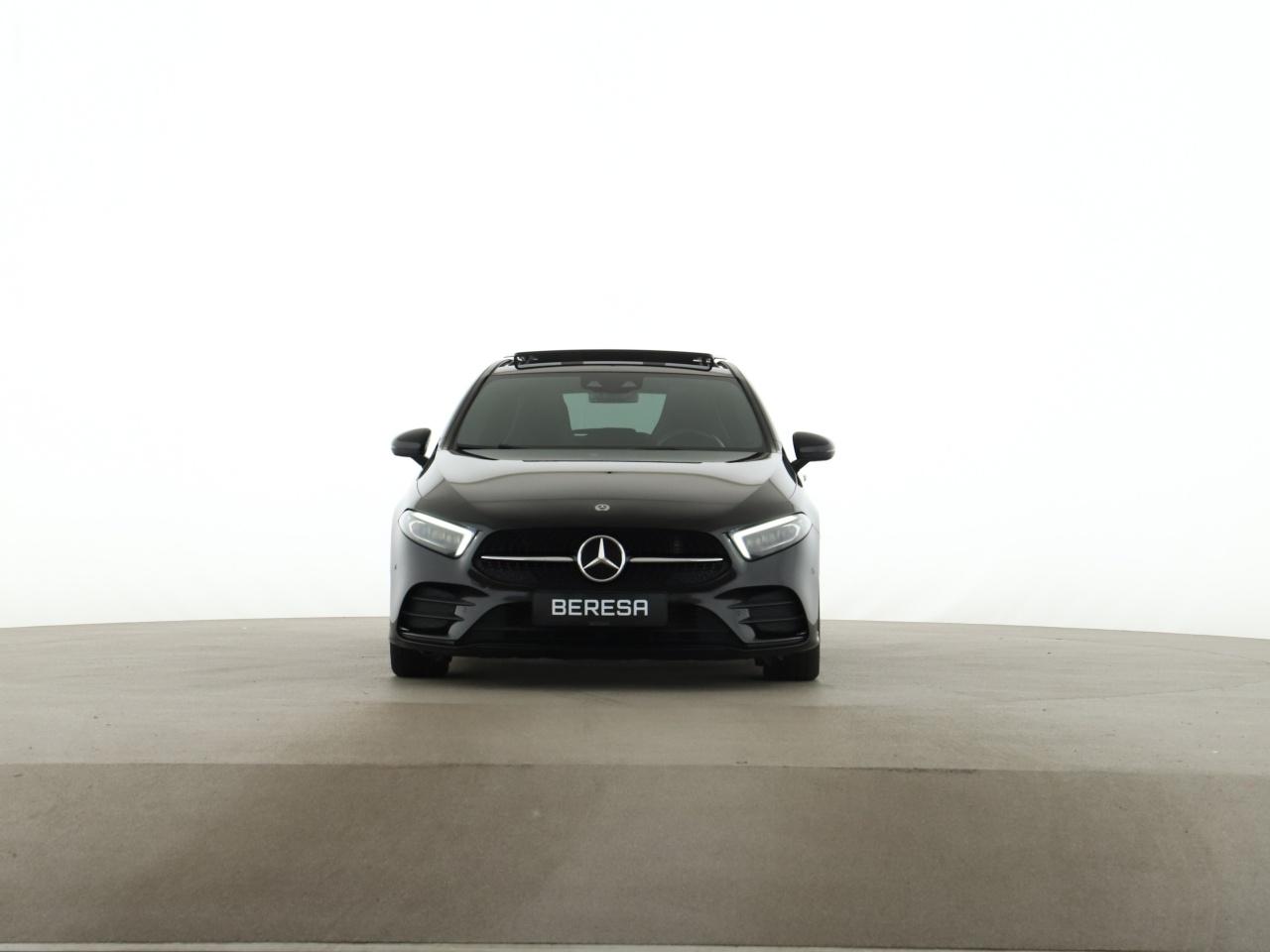 Mercedes-Benz A 200 d AMG Night MBUX Pano Distronic Kamera LED