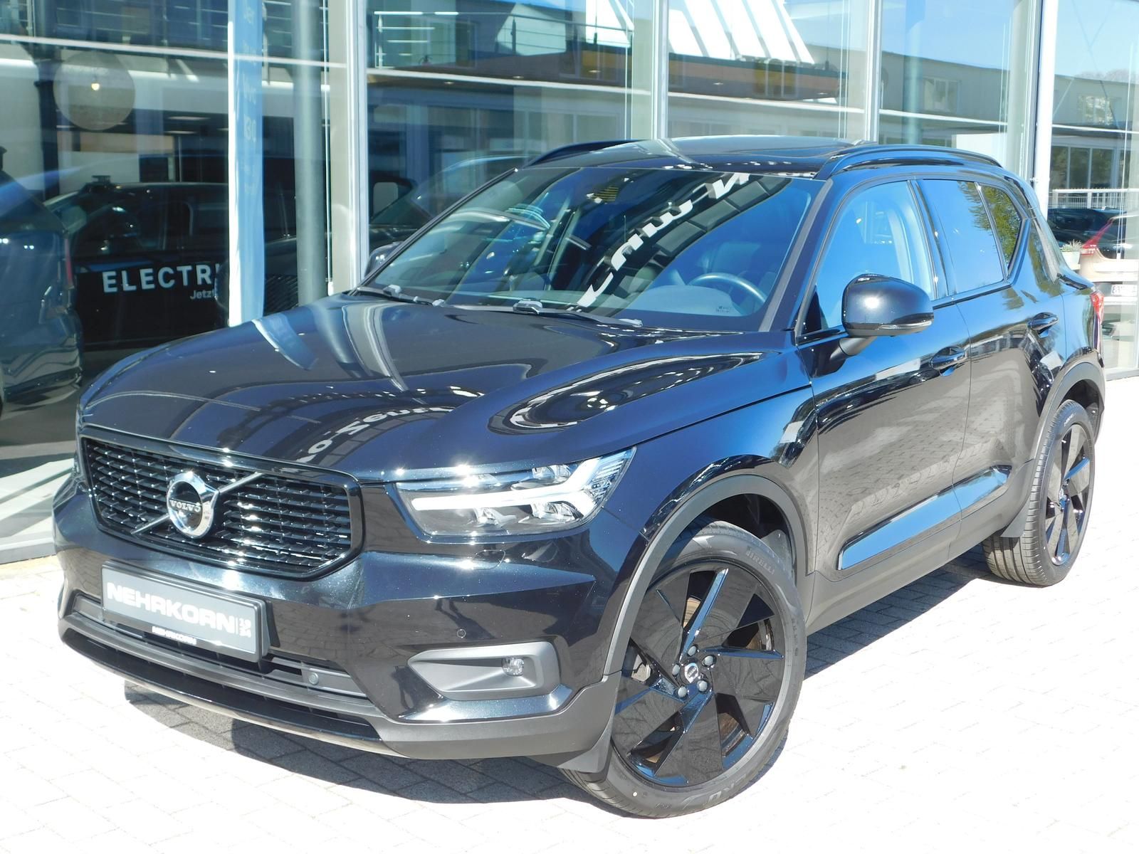 Fahrzeugabbildung Volvo XC40 B5 AWD R-Design