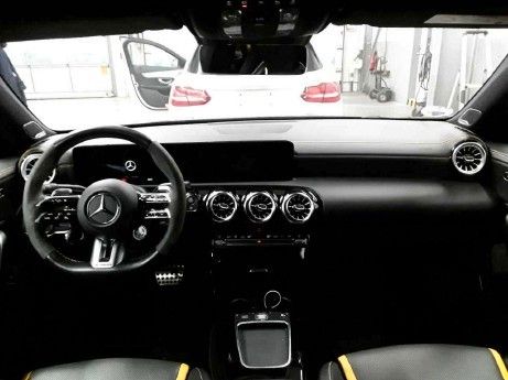 Fahrzeugabbildung Mercedes-Benz CLA 45 AMG S 4M Aero+Burm+PerfSitz+MultiB+Memory