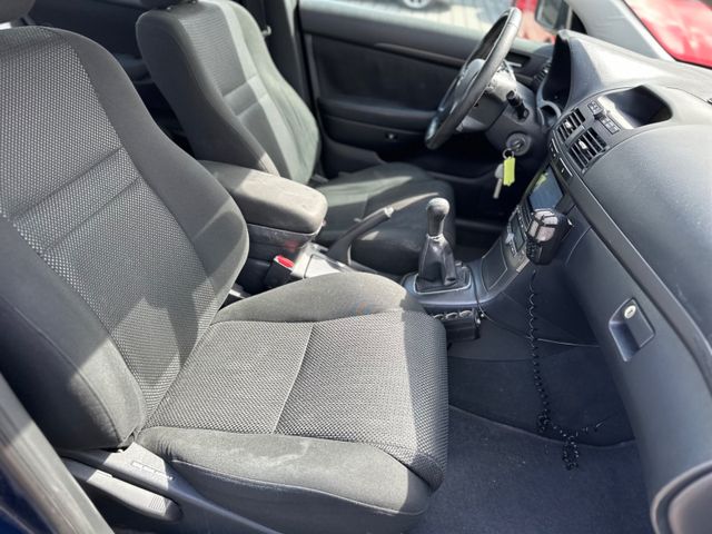 Toyota Avensis 1.8 Liftback