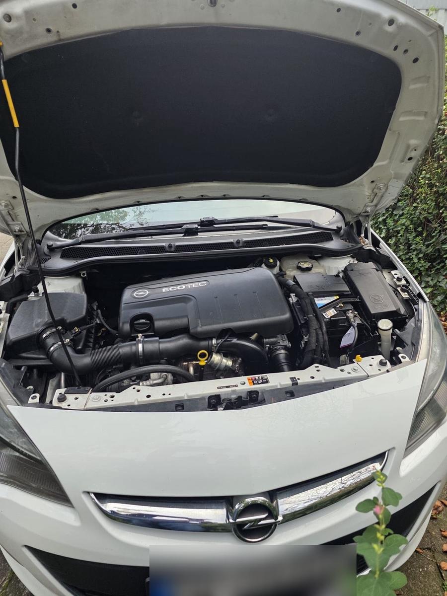 Opel Astra 2013 — photo 10