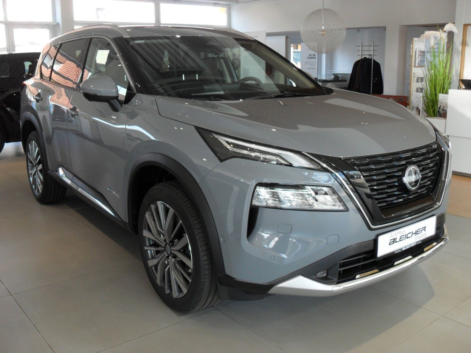 Fahrzeugabbildung Nissan X-Trail e-Power e-4orce Tekna | Head-up