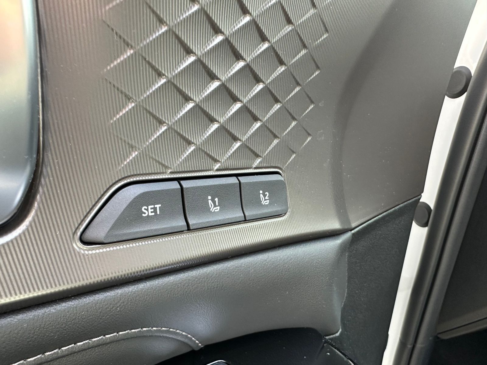 Fahrzeugabbildung Kia Sorento  2.2D AWD PLATINUM 7S NAPPA