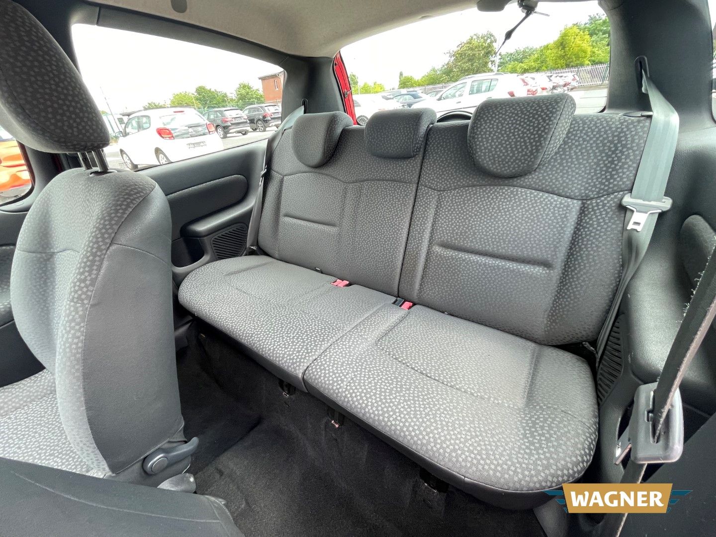 Fahrzeugabbildung Renault Clio II Campus Je t aime 1.2 HU/AU NEU