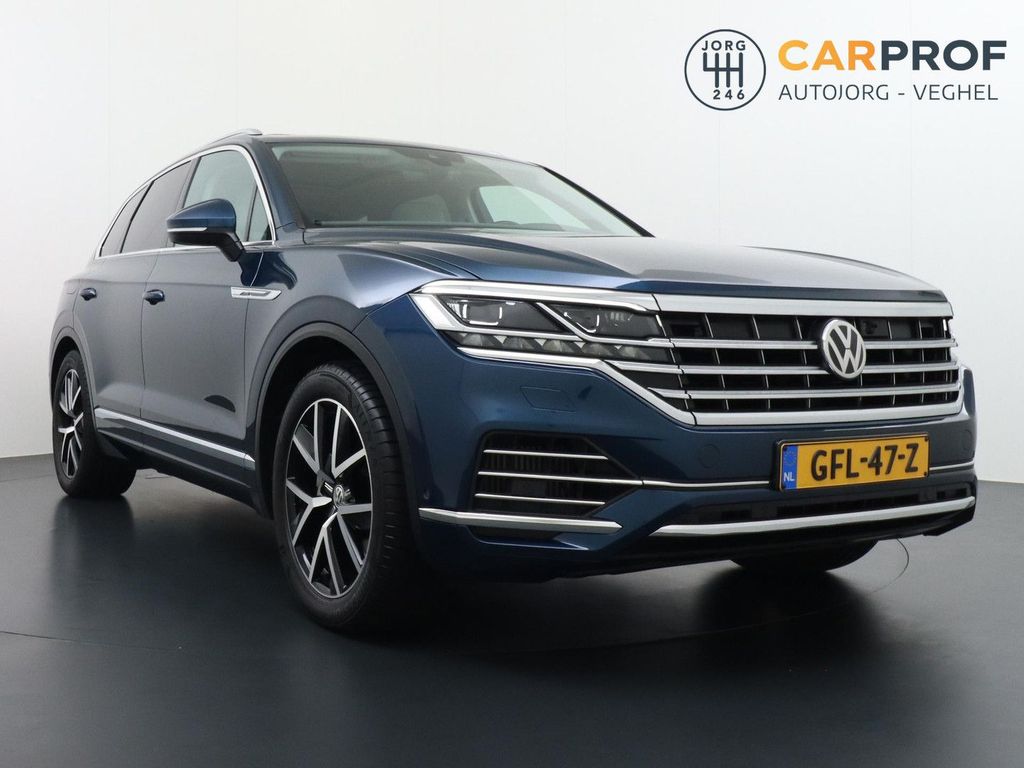 Volkswagen Touareg 3.0 TSI Elegance AHK | Pano |  kamera |