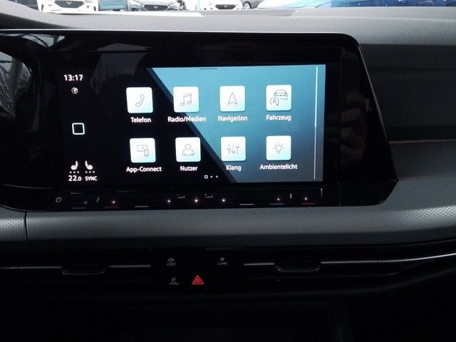 Fahrzeugabbildung Volkswagen Golf VIII TSI Move LED Navi SHZ AID RFK