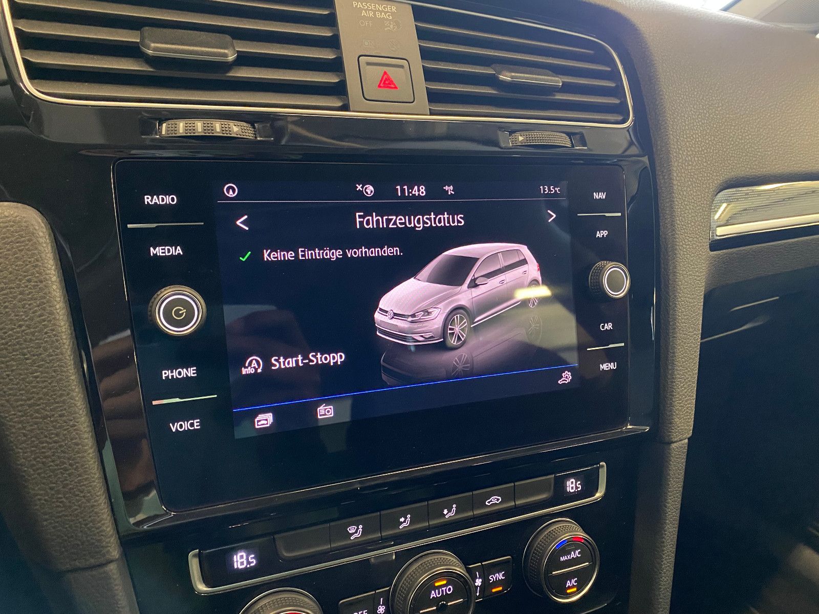 Fahrzeugabbildung Volkswagen Golf VII Lim. Highline DSG ACC Navi Pano Kam LED