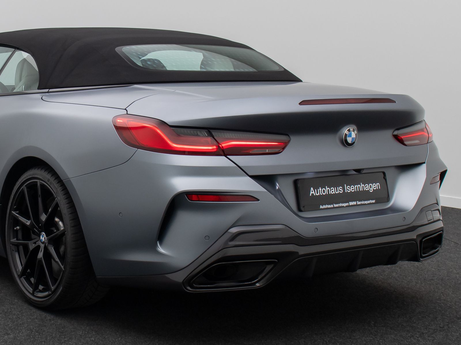 Fahrzeugabbildung BMW 840d xD Cabrio Individual B&W SoftClos HUD VOLL