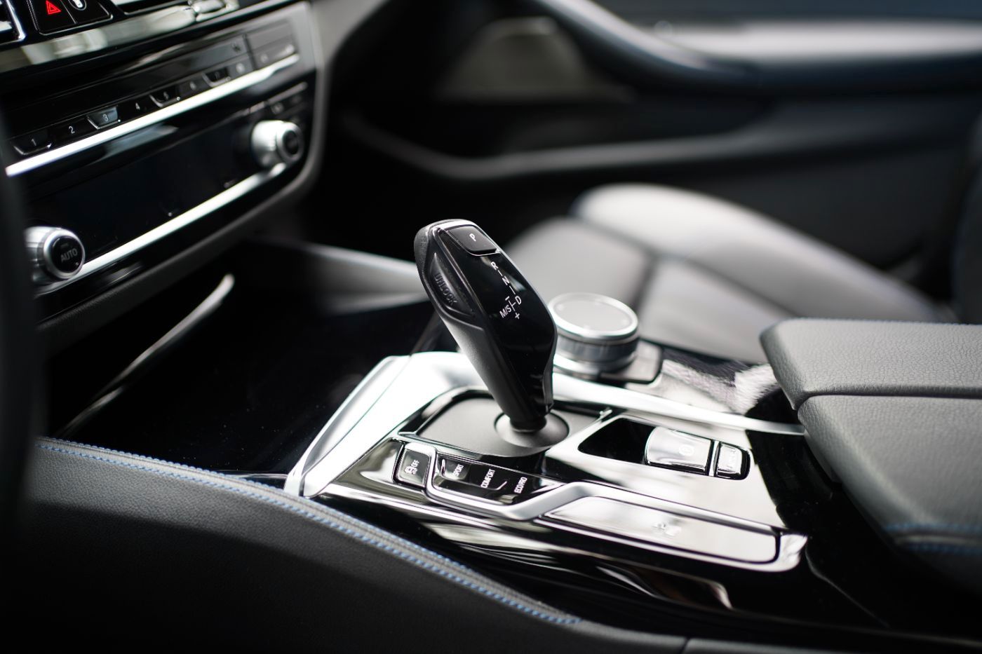 Fahrzeugabbildung BMW 530i M Sport +HeadUp+Komfortzugang+AHK+Laserlich