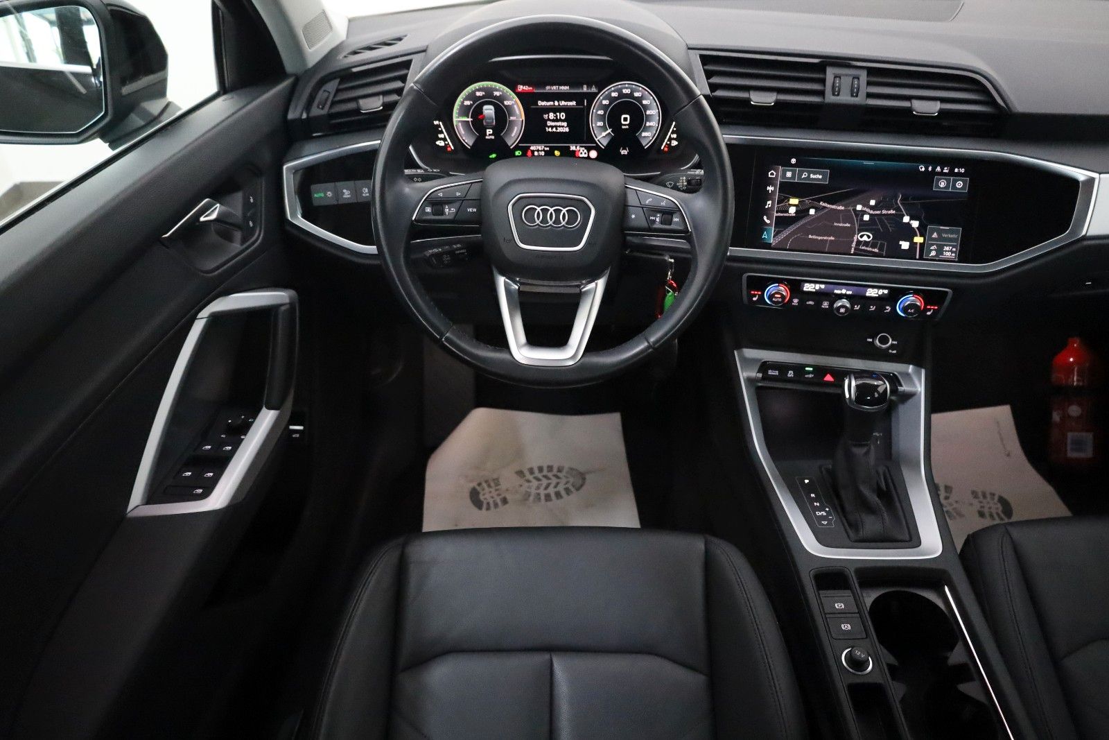 Fahrzeugabbildung Audi Q3 Sportback 45 TFSI e,Leder,Navi,LED,SH,Kamera