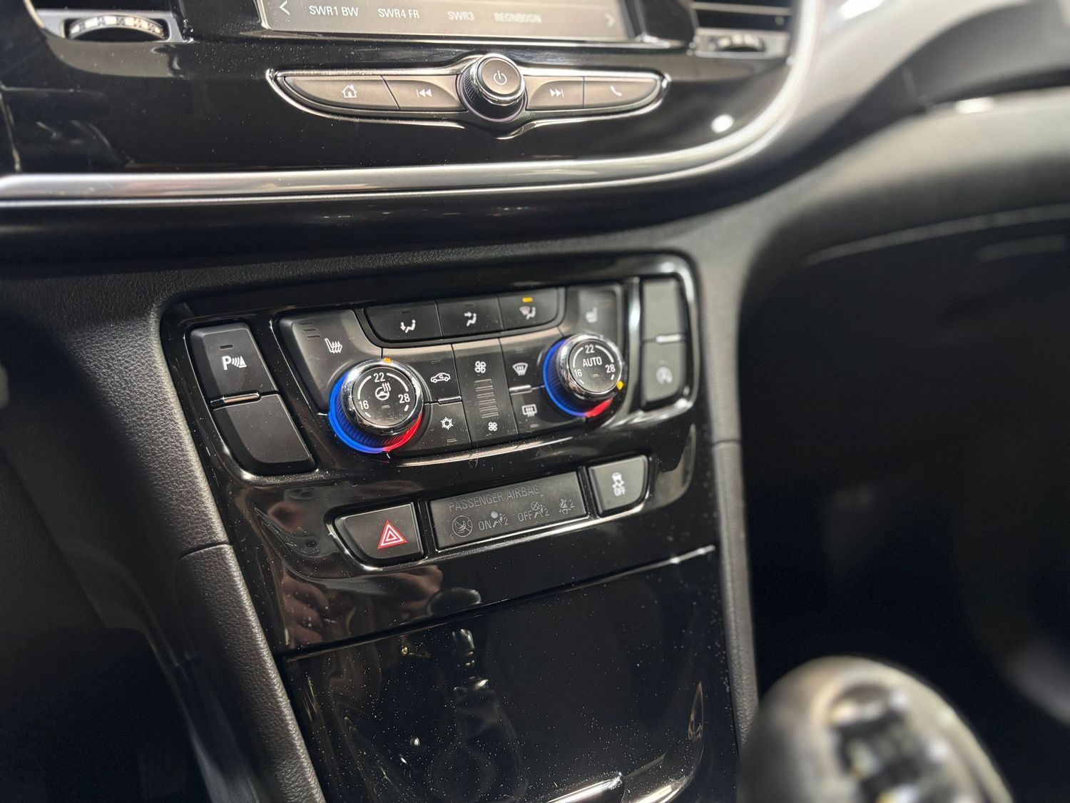 Fahrzeugabbildung Opel Mokka X  Edition Klima#AHK#Tempomat#PDC