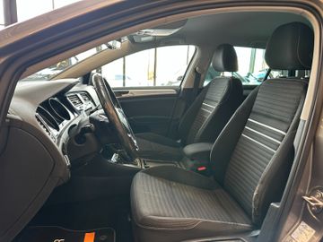 Volkswagen Golf VII Lim. Cup BMT *1.Hand*ACC*AHK*