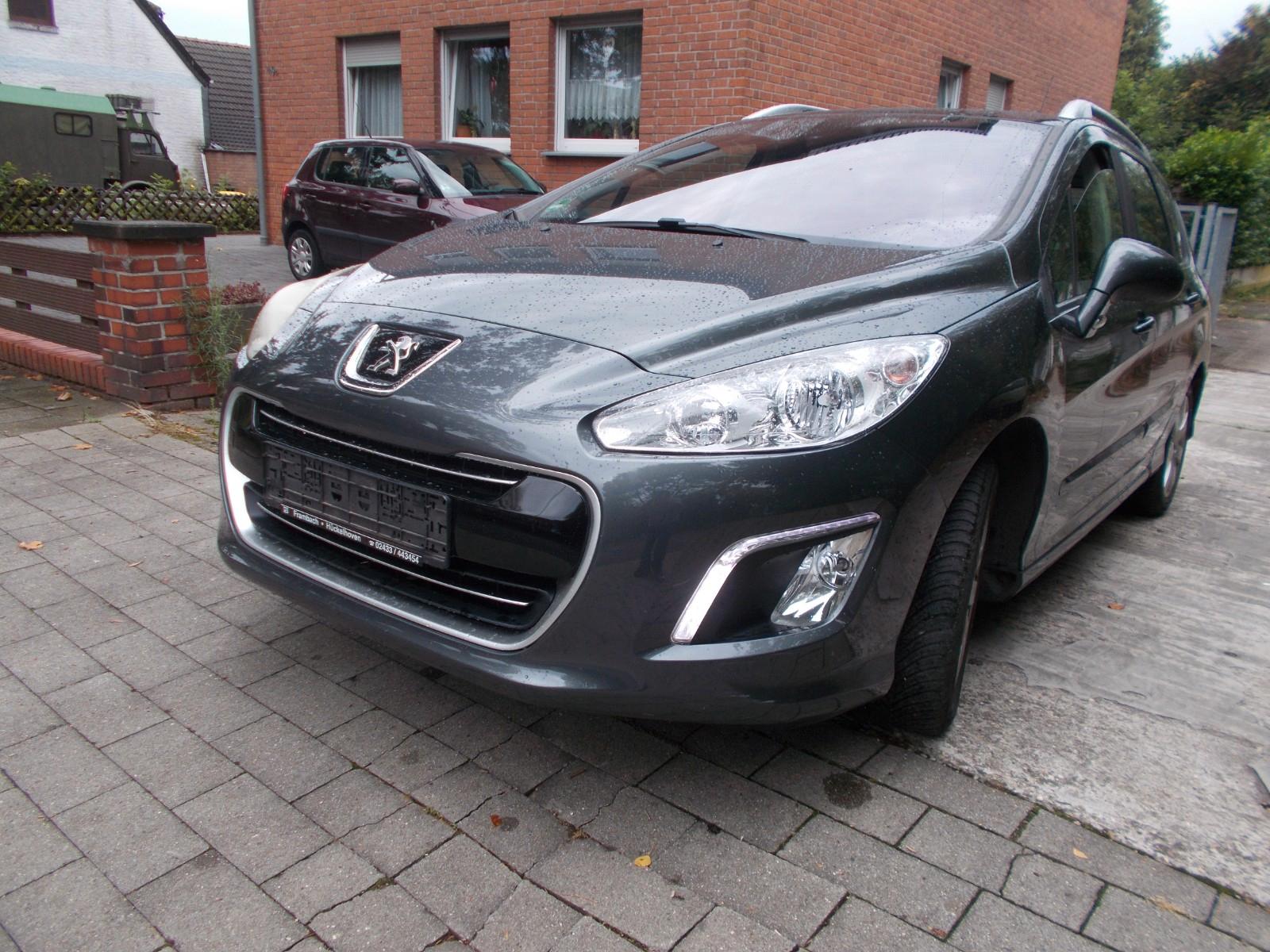 Peugeot 308 2012 — photo 13
