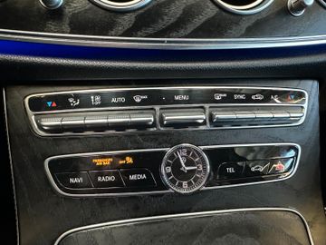 MYAUTOCENTER – Gebraucht- und Jahreswagen mit Werkstattservice in Pfaffenhofen Mercedes-Benz E 220 E Limousine *AVANTGARDE*KAM*HUD*AHK*PDC*