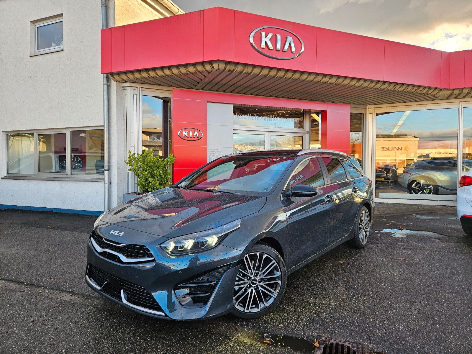 Kia Ceed SW 1.5 T-GDI DCT7 OPF GT Line TEC LED GD