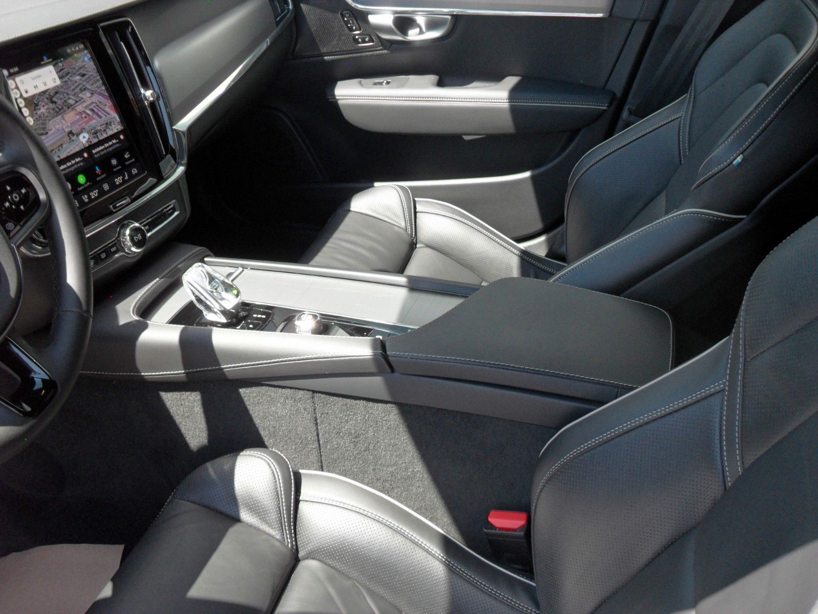 Fahrzeugabbildung Volvo V90 B4 Cross Country Plus AWD