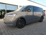 Volkswagen T7 Multivan Style lang LÜ 7Sitz  StHz 5JGarantie - Volkswagen T7 Multivan mit Benzin-Antrieb: Alcantara