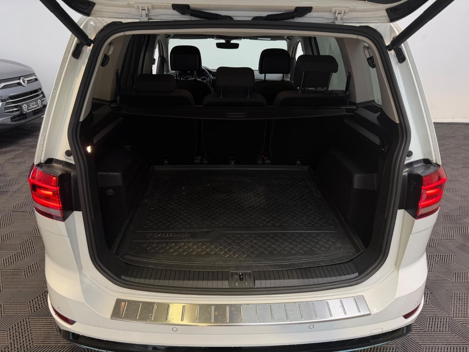 Volkswagen Touran *R-line*7Sitzer*ACC*AHK*R.Kam*