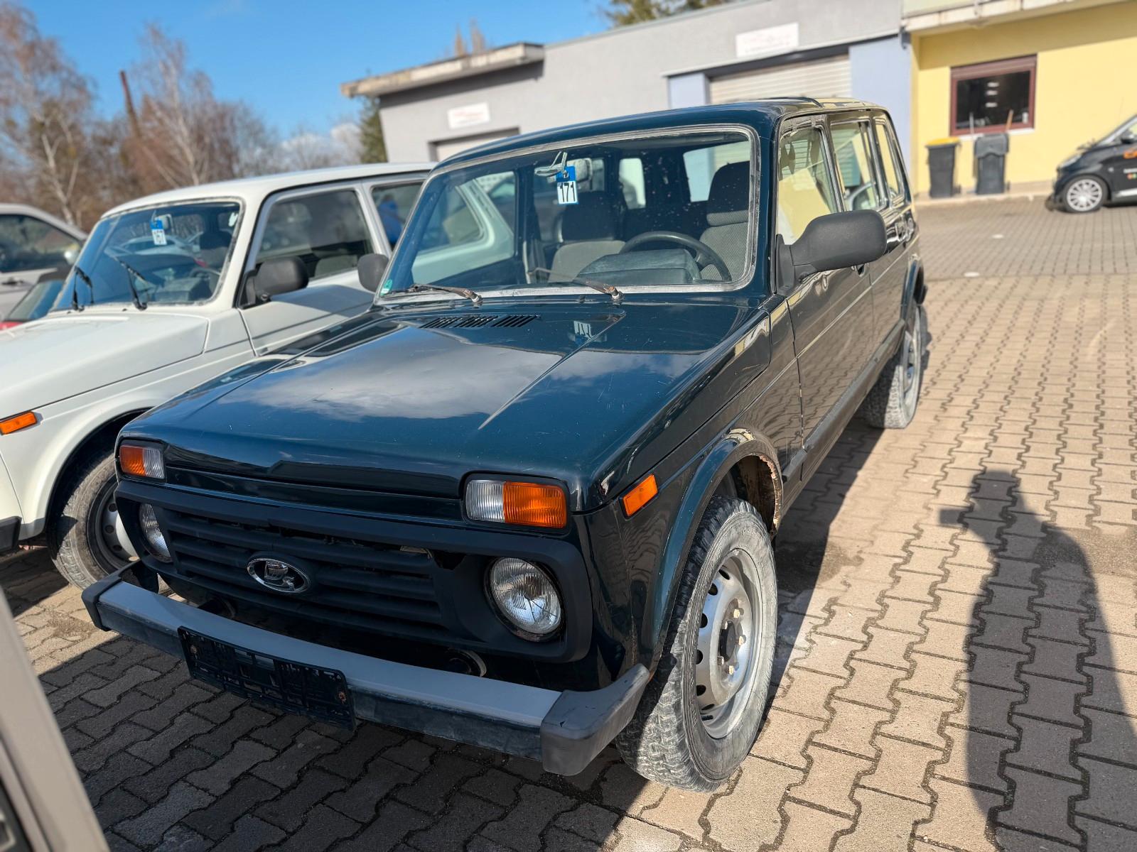 Lada Taiga 5-trg. Basis 4x4*MOTORSCHADEN*